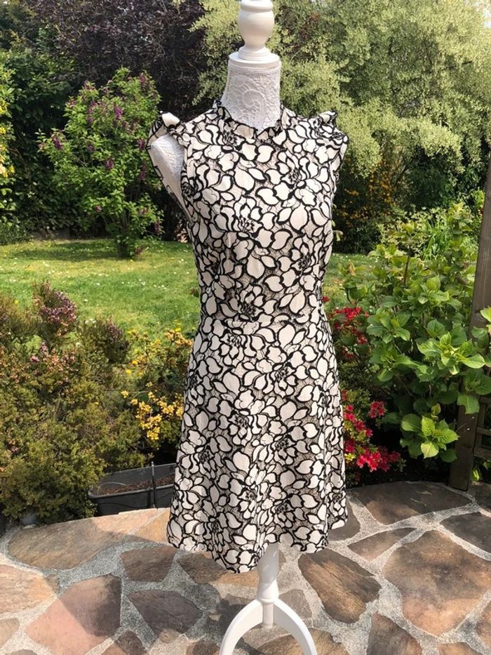 Robe chic H&M neuve taille 38 - photo numéro 2