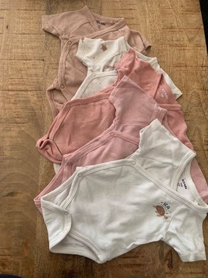 Maxi Lot de bodys 0M + 1M - photo numéro 3