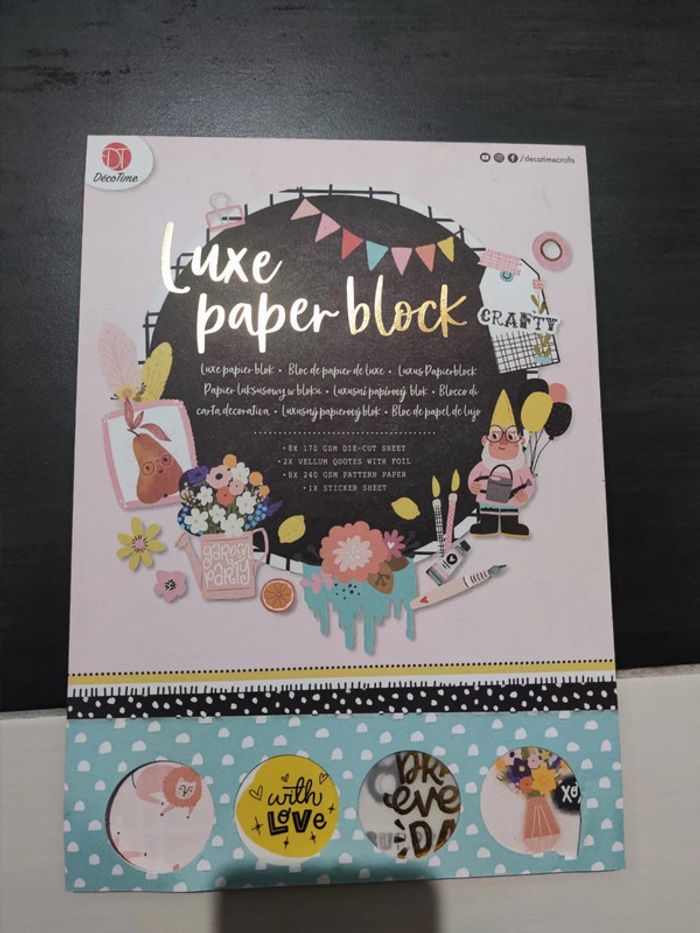 Lot de 8 feuilles cartonnées A4 200 g et 4 feuilles vellum