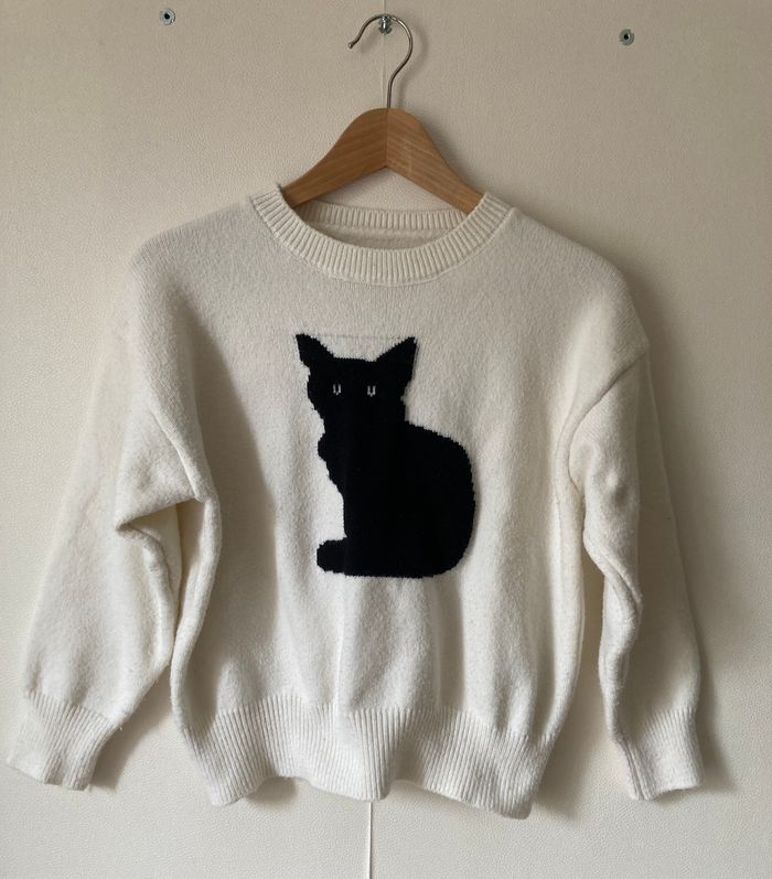 pull maille loose et court motif chat noir