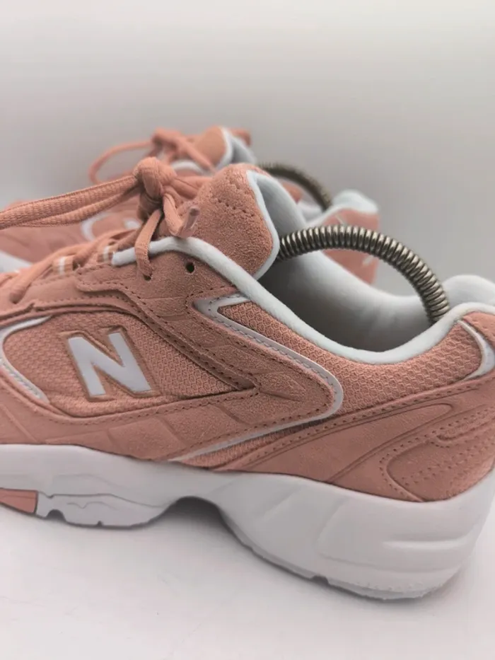 Baskets New Balance 452 rose training Taille 44 Neuf - photo numéro 2