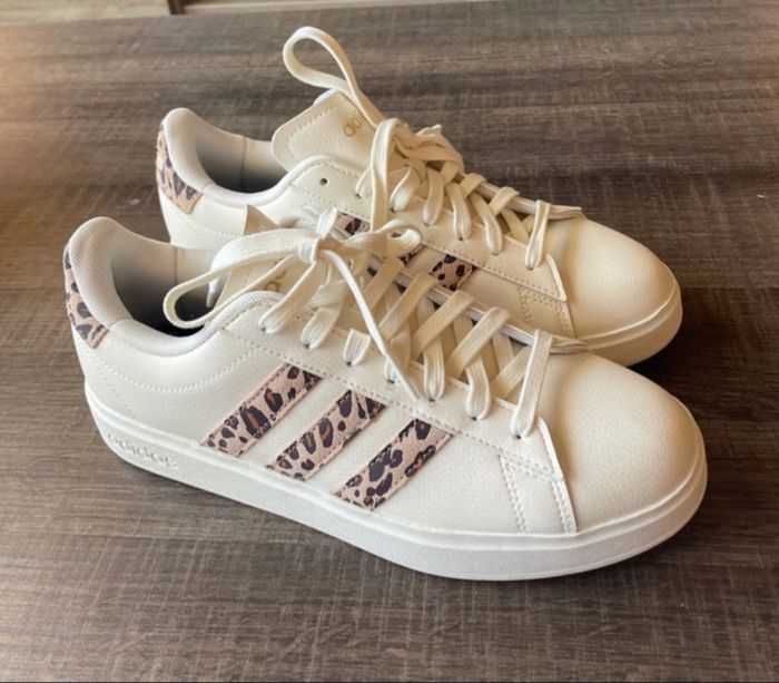 Basket Adidas léopard neuve!!