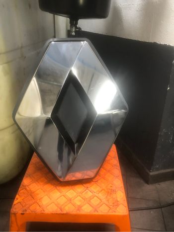 Vend enseigne Renault