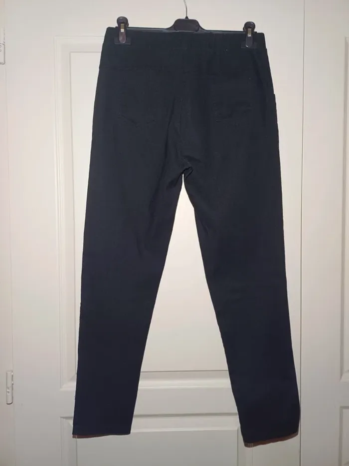 Pantalon droits sans marque - photo numéro 2