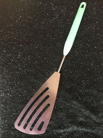 spatule manche vert * prix 0.50 cts * kiki60230