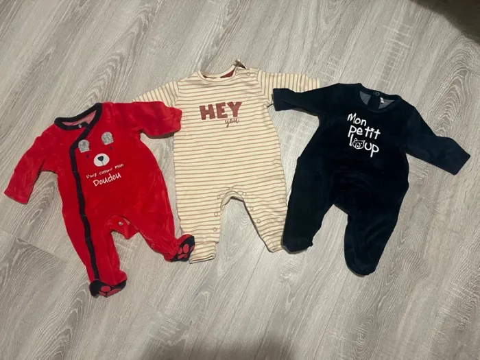Lot de 3 pyjamas 1 mois