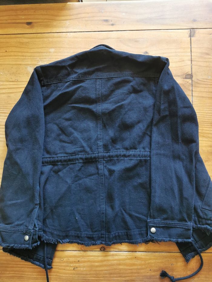 Veste en jean noire avec embellissements - photo numéro 5