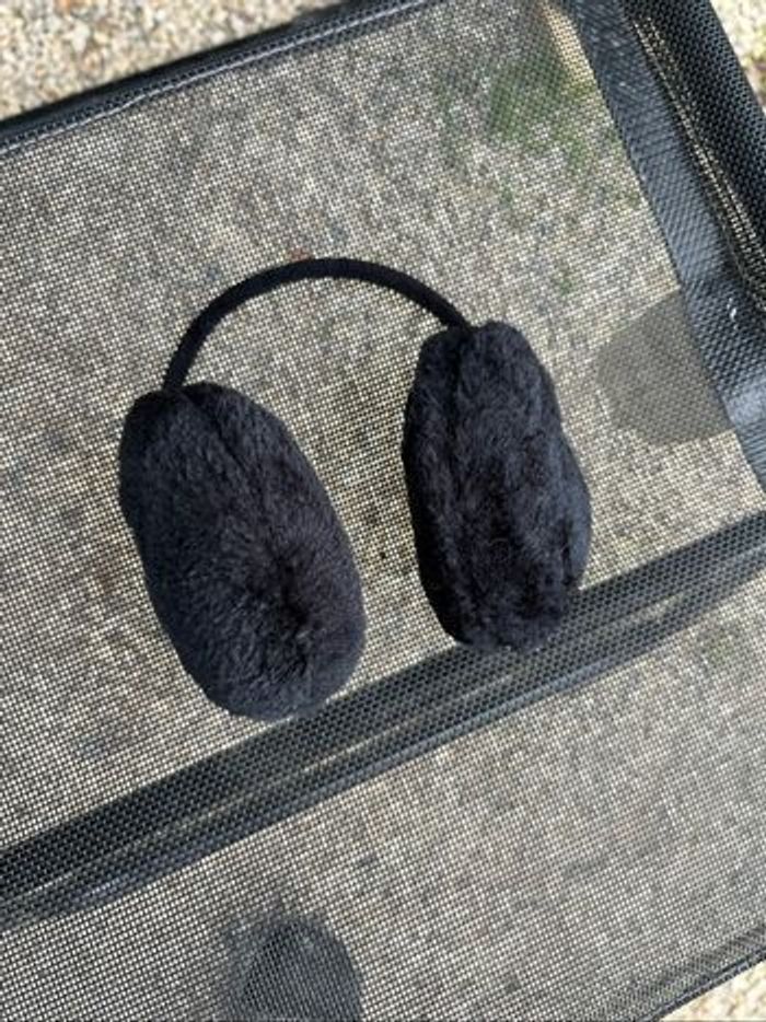 Cache oreille enfant