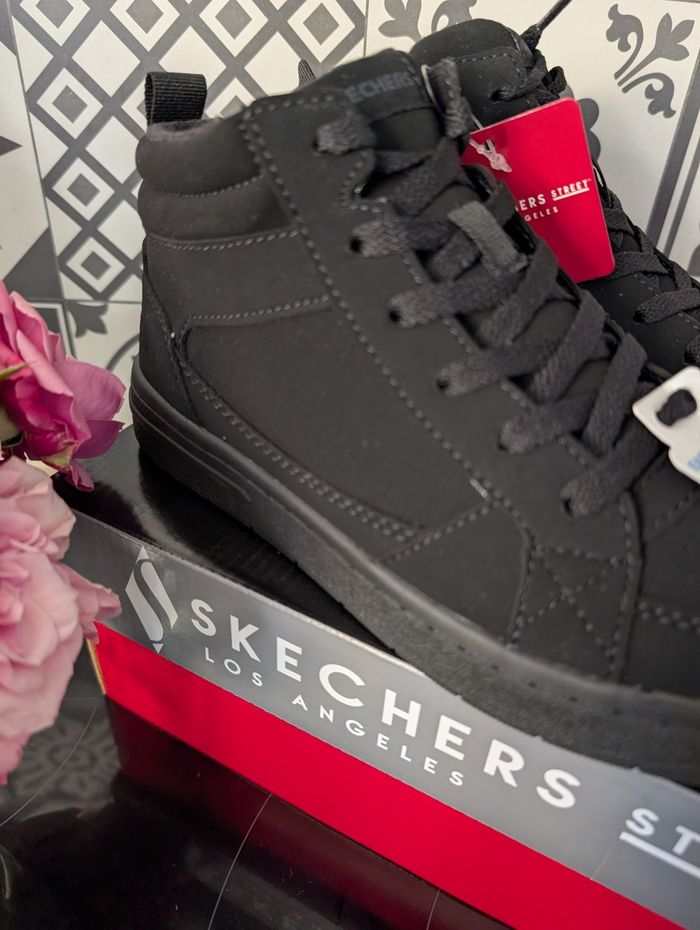 Chaussures garçon  chaudes. Taille 35. Neuf. Skechers - photo numéro 10