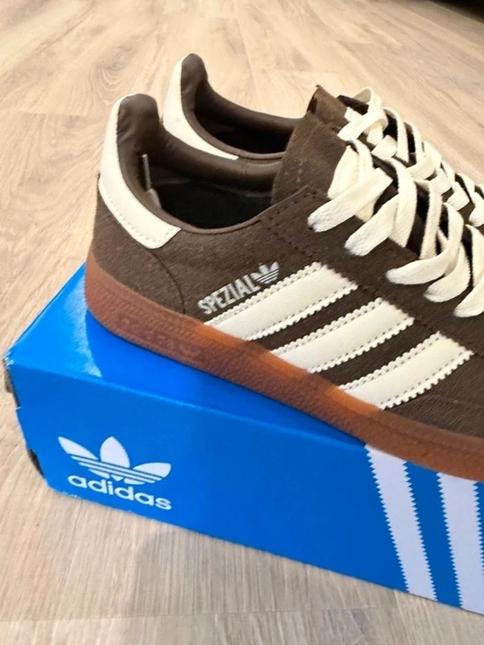 Adidas Handball spezial Taille 40.5 - photo numéro 4