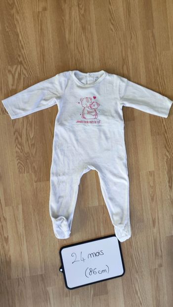pyjama en velours taille 24 mois