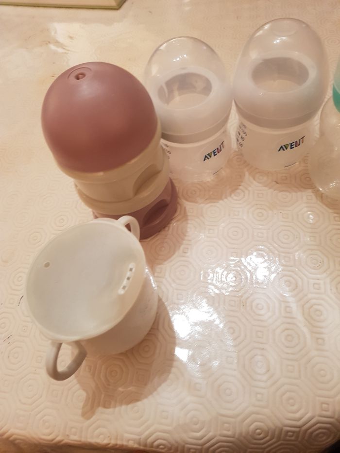 Lot biberons et verre - photo numéro 2