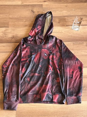Je vend un pull garçon taille 6 ans très bon état 