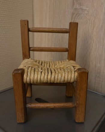 2 petites chaises déco pour poupées 