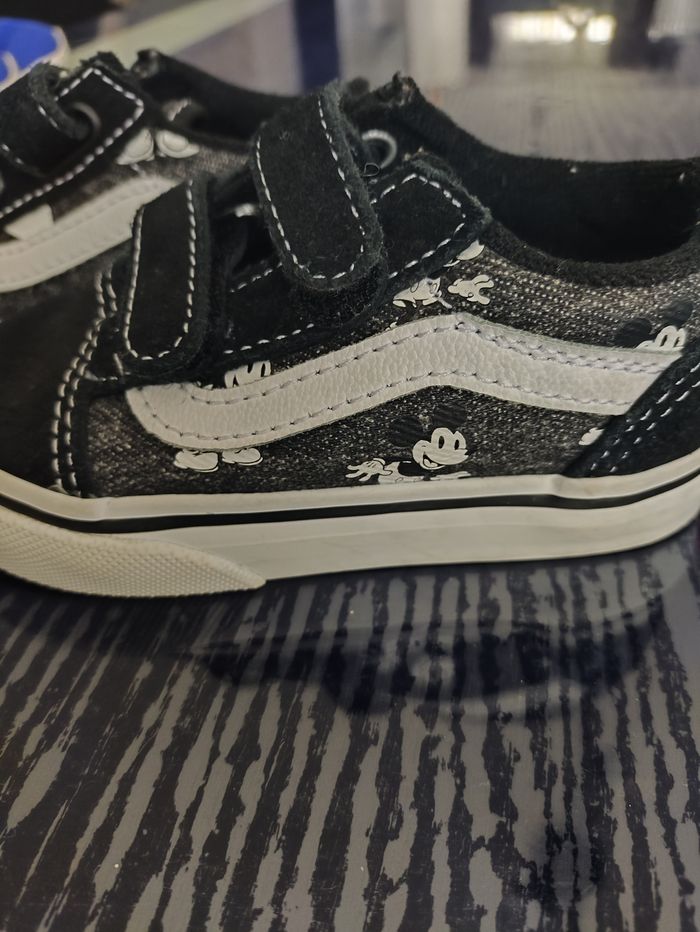 Baskets Vans x Disney noires - photo numéro 2