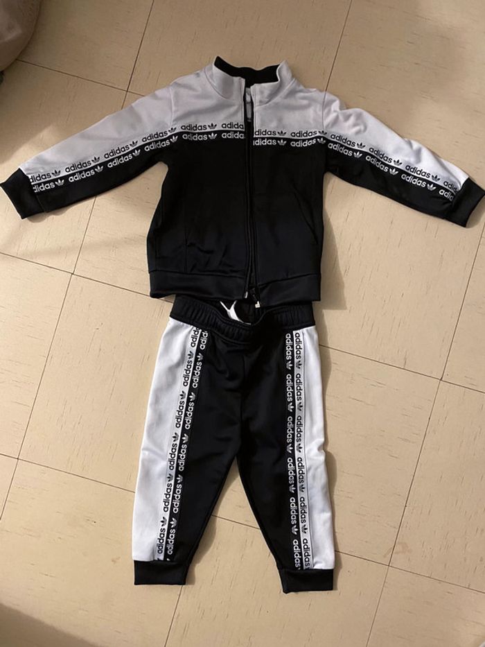 3 joggings adidas 12/18 mois - photo numéro 4