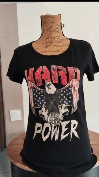 Tee  shirt  noir avec motifs  aigle taille s