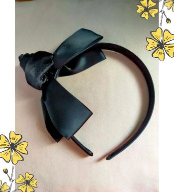 Serre-tête noir élégant avec nœud en satin façon rose – Style chic intemporel