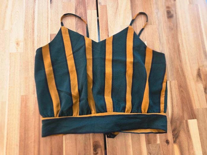 Crop top vert et camel