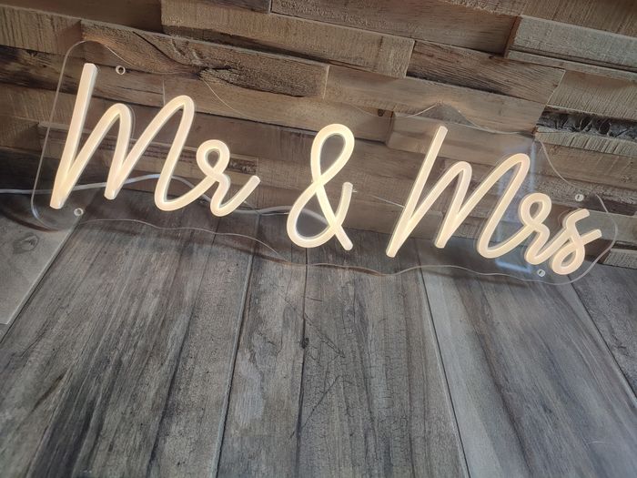 💡 Néon "Mr & Mrs" – Décoration lumineuse mariage / chambre / événement 💍 - photo numéro 3