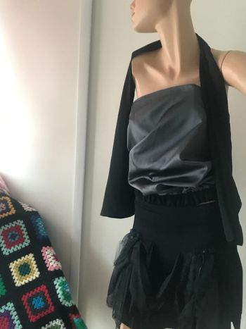 Top bustier satin et jupe volants et tulle 38