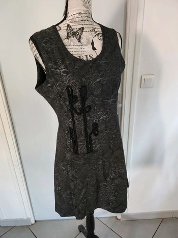 Magnifique Robe Noire à motifs de marque Kanabeach et de taille 40