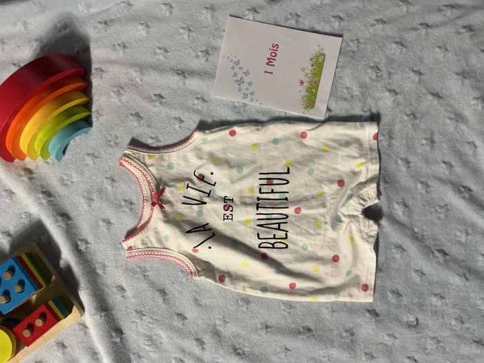 combishort débardeur blanc et multicolore pressions entre les jambes inscription devant 1 mois kiabi - photo numéro 2