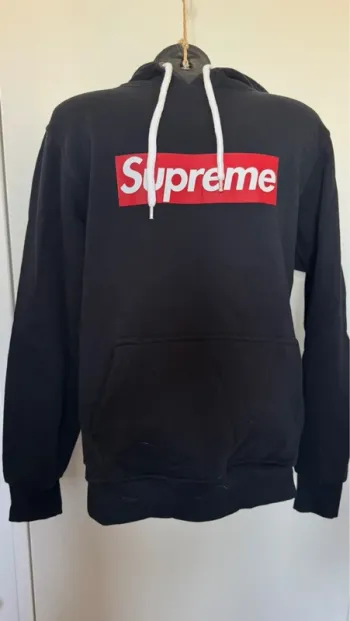 Sweat capuche suprême