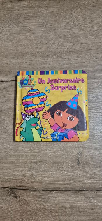 Livre Dora : Un anniversaire surprise