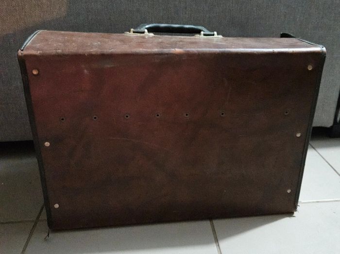 Ancienne malette à tiroir / valise. p
De plombier / électricien.
Parat.
42,5x23x31,5cm. - photo numéro 8