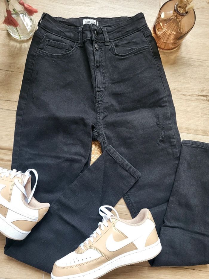 🌸Jean noir effet délavé XXS 12 ans kiabi - photo numéro 2
