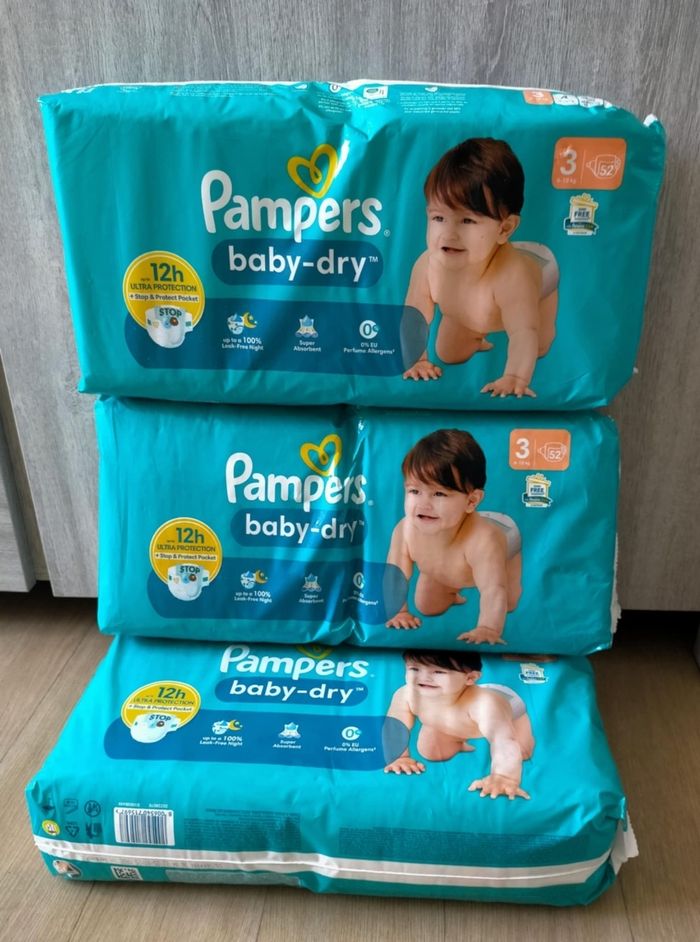 Lot couches pampers baby dry taille 3