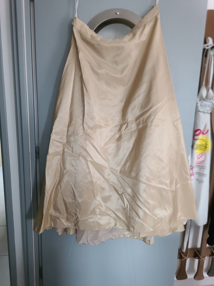 A vendre robe de soirée jupe longue et bustier - photo numéro 3