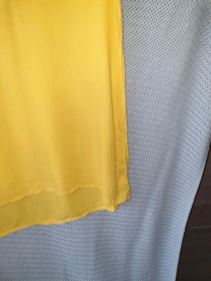 Blouse jaune - photo numéro 3