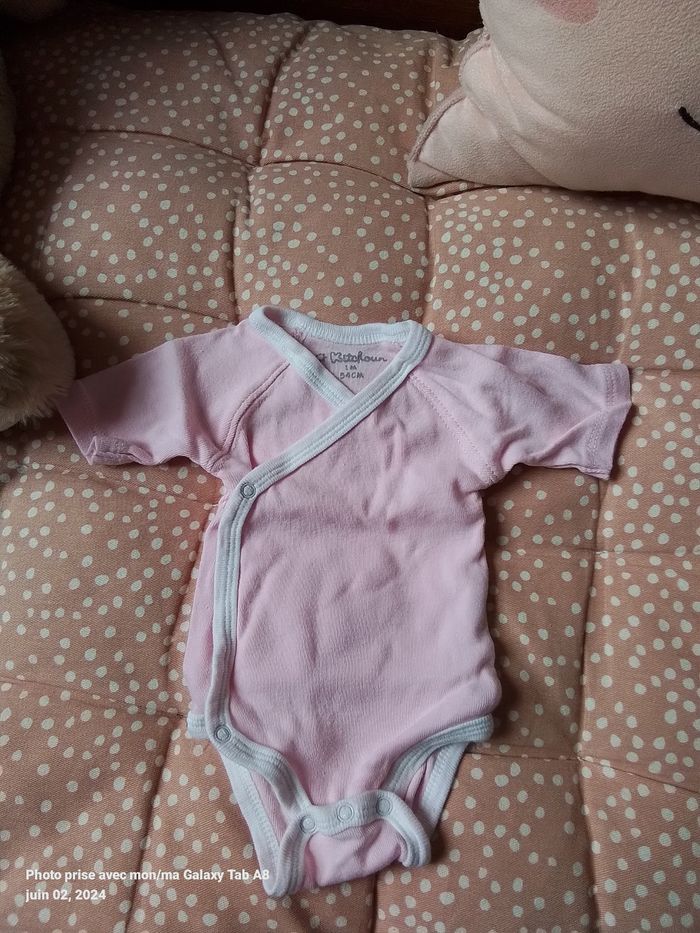 Lot bodys 1 mois fille - photo numéro 6