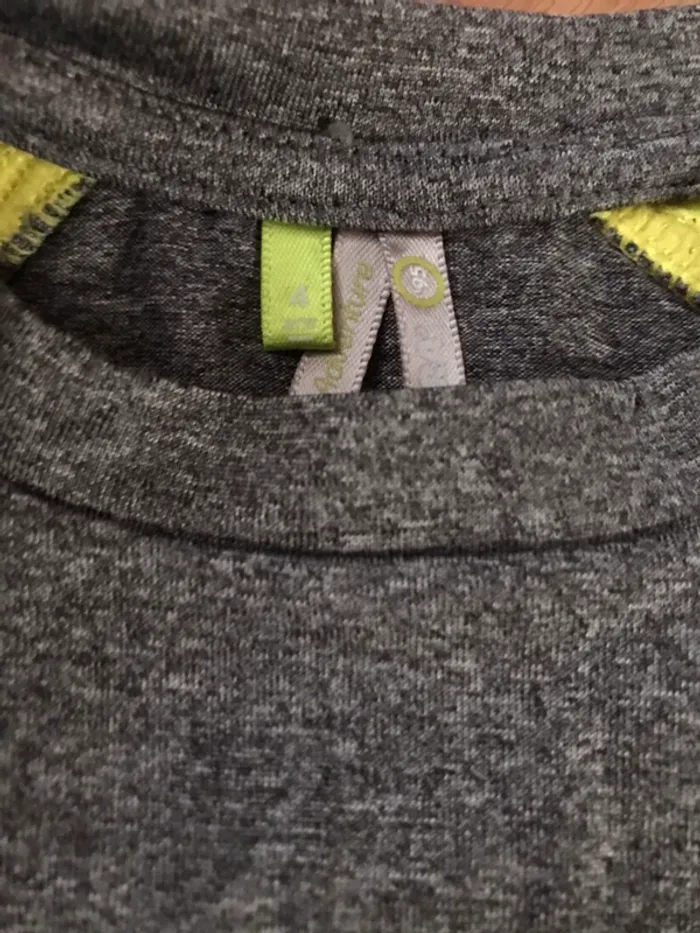 Tee-shirts 4 ans - photo numéro 2