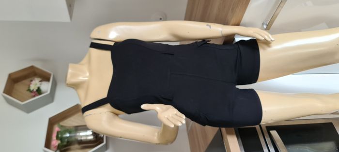 tres jolie combinaison salopette taille 36 tres extensible