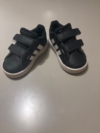Basket bébé adidas