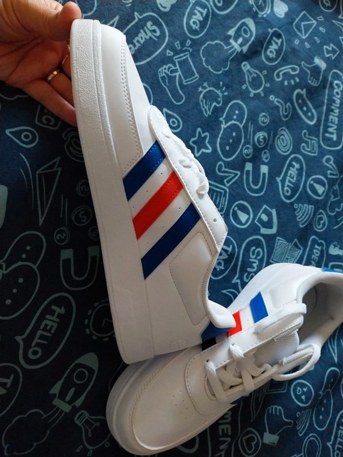 Adidas 38 2/3 neuves - photo numéro 3