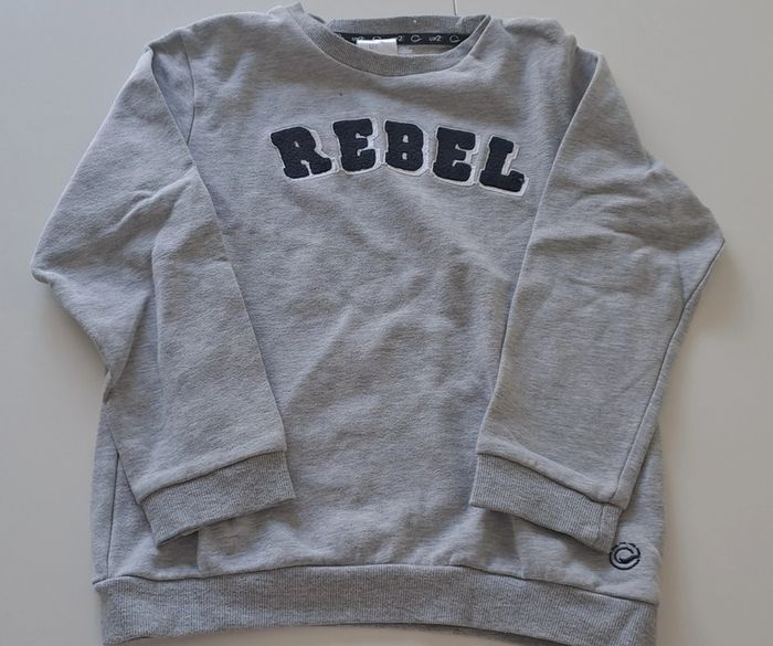 Lot de 4 pulls/sweat fille 10 ans - photo numéro 2