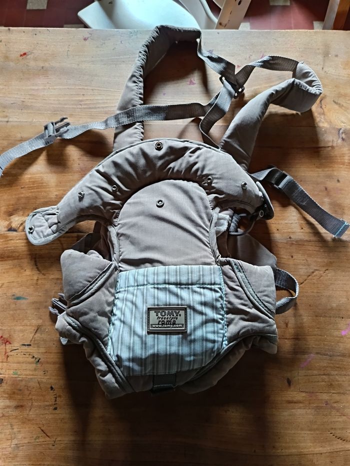 Porte bébé tomy