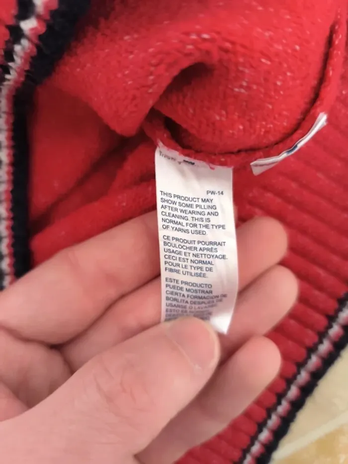 Joli pull rouge col V bouton femme Tommy Hilfiger avec logoo chic comme neuf S selon mesures - photo numéro 12
