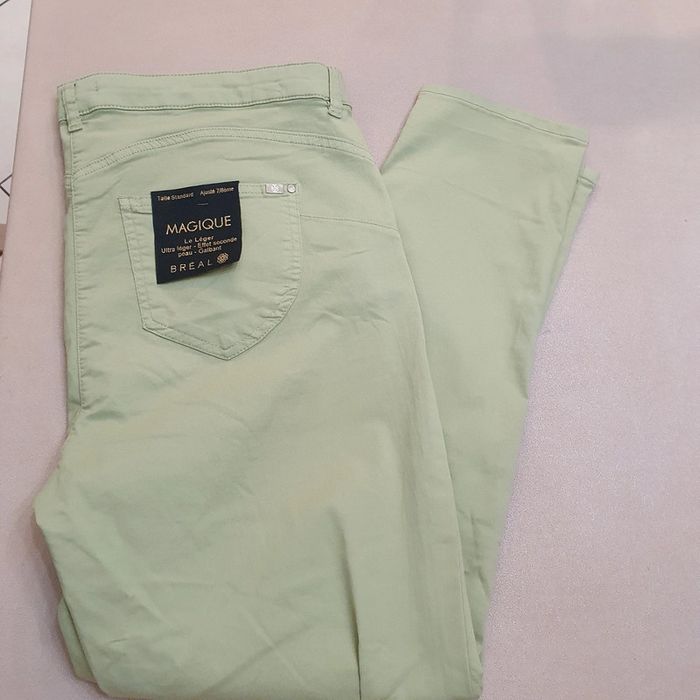 Magnifique pantalon magique léger, effet seconde peau, galbant, couleur vert olive taille48 Breal - photo numéro 2