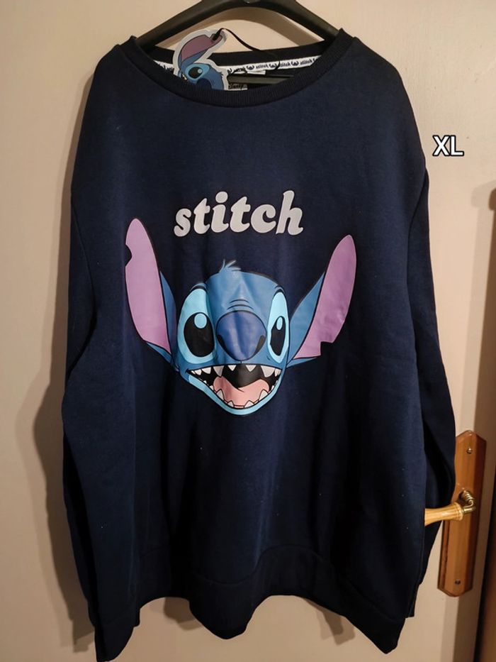 Sweat bleu marine Stitch neuf avec étiquette taille XL