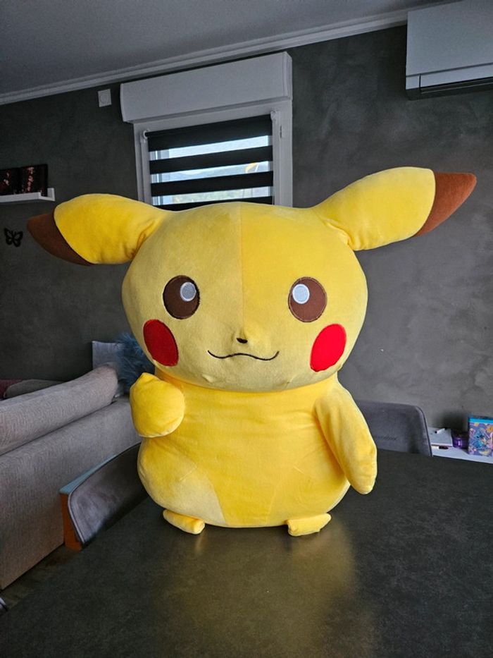 Grande peluche Pikachu