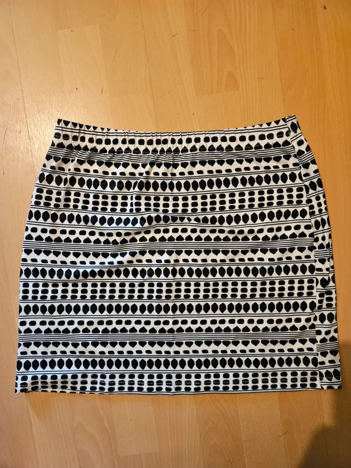 Jupe mini à motifs taille L - photo numéro 2