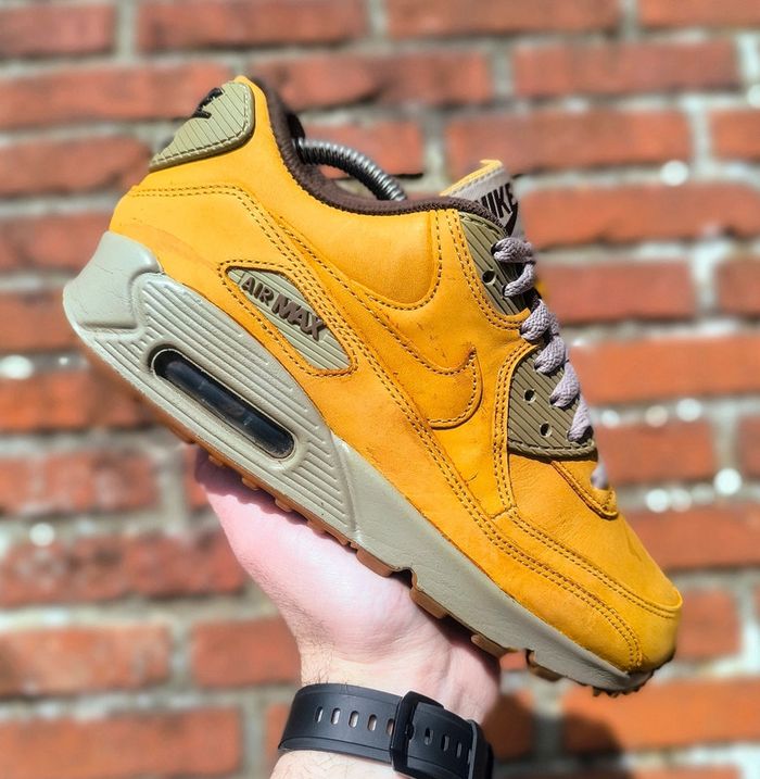 nike airmax 90 wheat