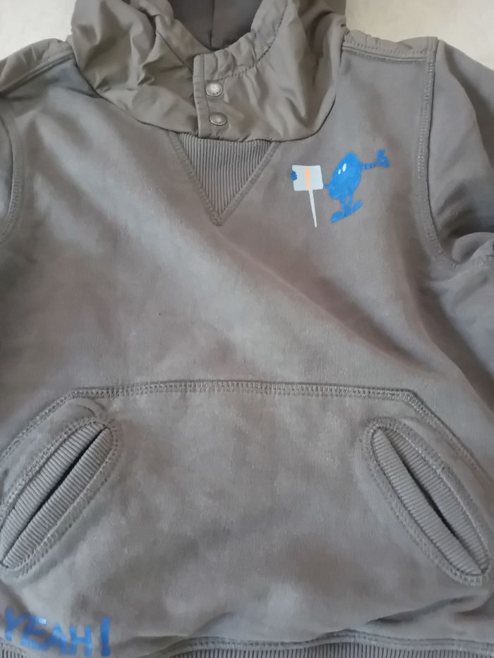 Pull à capuche 4 ans - photo numéro 2
