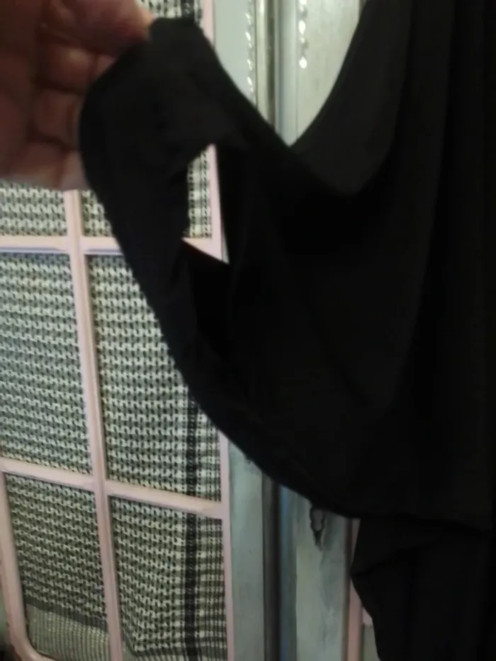 Robe noir manches chauve souris - photo numéro 6