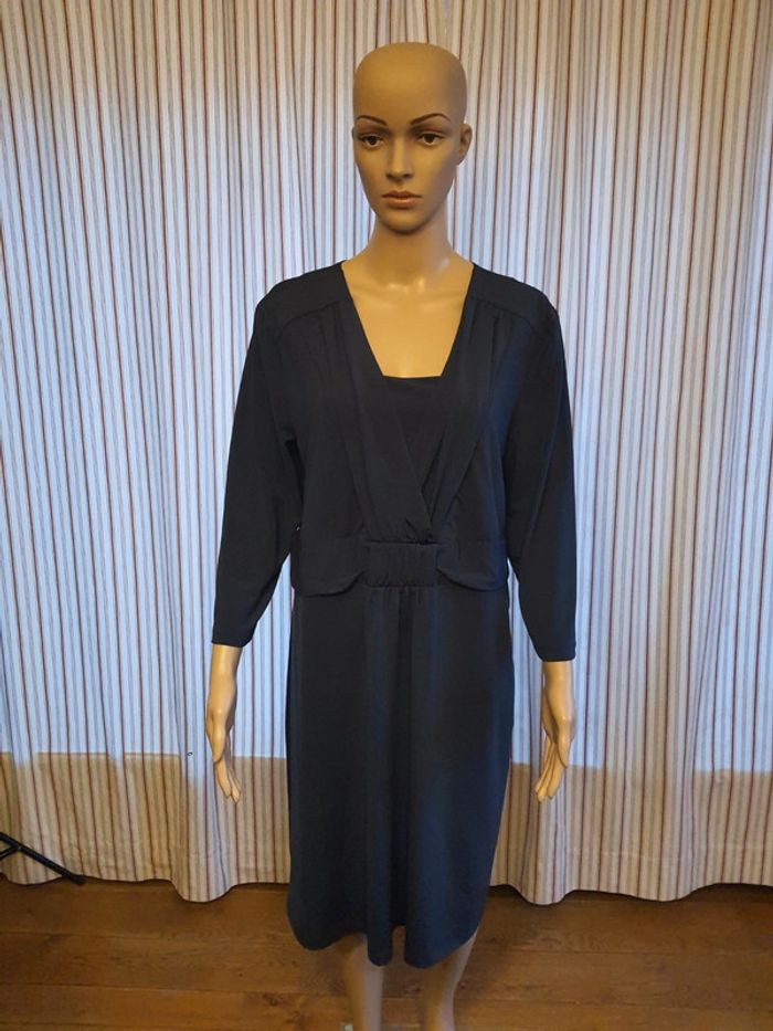 Jolie Robe bleu marine Charles Vögele fr be 46 - photo numéro 2